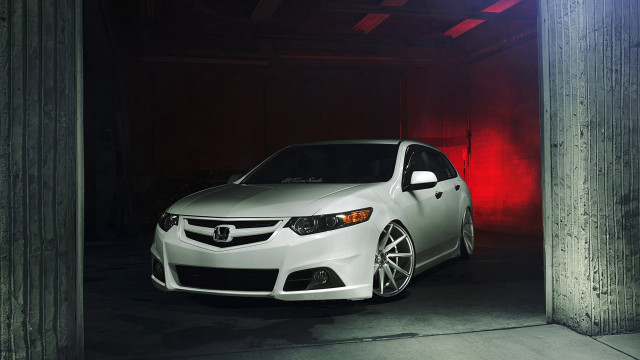 White car garage red light free wallpaper - medium preview image