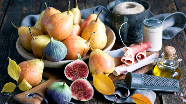 Fruit bowl oil bottle table free wallpaper - medium preview image