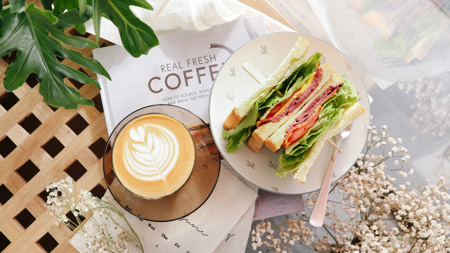 Sandwich cappuccino flower basket book free wallpaper - medium preview image