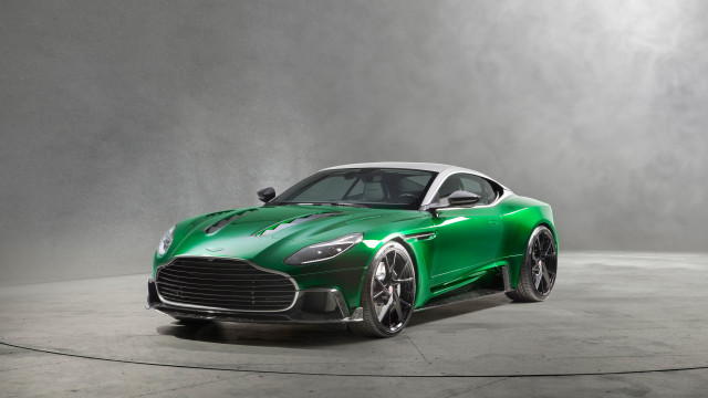 Green sports car gray room free wallpaper - medium preview image