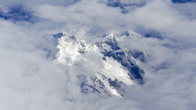 Mountain view plane window clouds free wallpaper - medium preview image