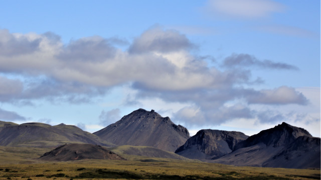 Mountain range clouds animals sky free wallpaper - medium preview image