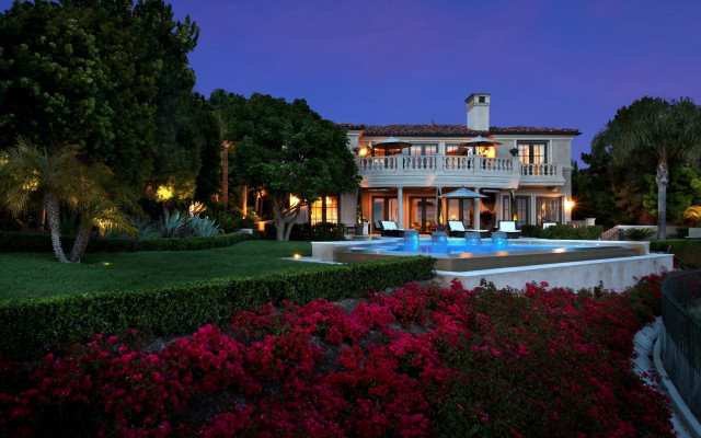 Luxury house pool autumn night free wallpaper - medium preview image