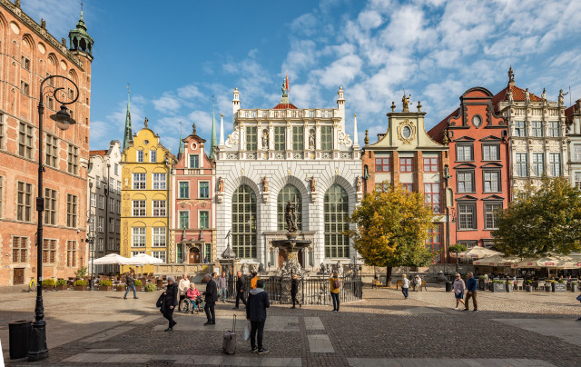 City square clock tower people free wallpaper - medium preview image