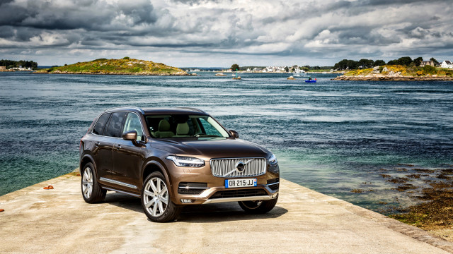 Volvo suv dock water boats free wallpaper - medium preview image