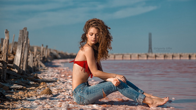 Elina karimova beach bikini jeans free wallpaper - medium preview image