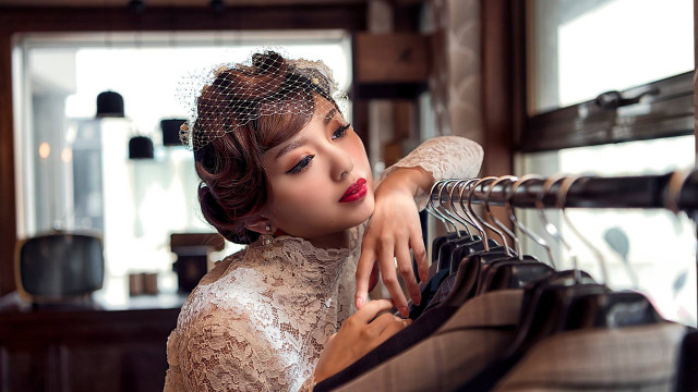 Woman dress veil clothes fashion free wallpaper - medium preview image