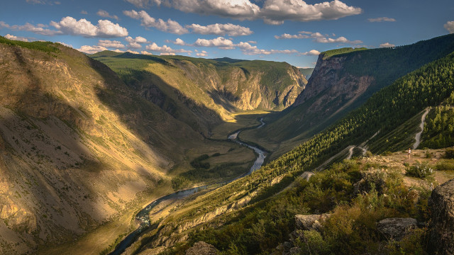 Valley river mountains clouds beach free wallpaper - medium preview image