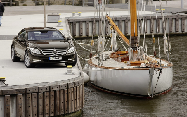 Car boat dock tiltshift photorealism free wallpaper - medium preview image