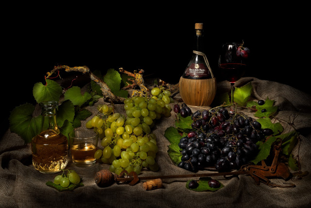 Wine grapes stilllife christmas food free wallpaper - medium preview image