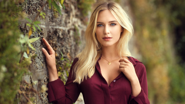 Woman leaning tree red shirt free wallpaper - medium preview image