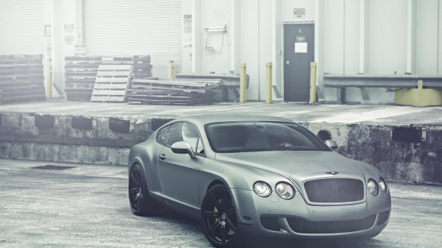 Silver car building loading dock free wallpaper - medium preview image