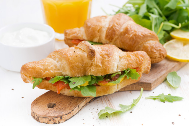 Sandwich cuttingboard orangejuice woodenspoon food free wallpaper - medium preview image