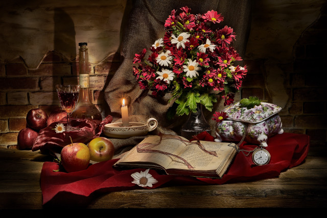 Table vase flowers open book free wallpaper - medium preview image