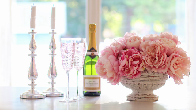 Vase flowers champagne flutes wine free wallpaper - medium preview image