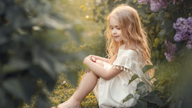 Little girl grass flowers portrait free wallpaper - medium preview image