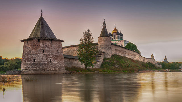 Castle hill water bridge matte free wallpaper - medium preview image