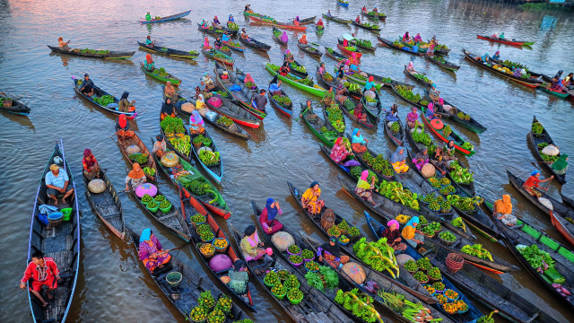 Large group boats vegetables impressionism free wallpaper - medium preview image