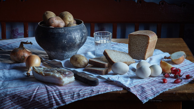 Table foods bowl penguin stilllife free wallpaper - medium preview image