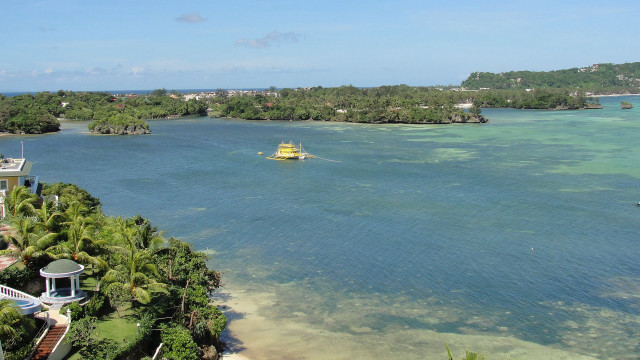 Bascove beach matte panorama boat free wallpaper - medium preview image