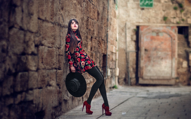 Woman blackhat dress wall fashion free wallpaper - medium preview image