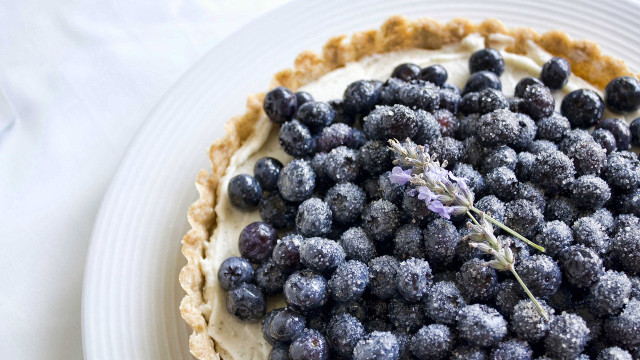 Blueberry lavender pie outdoor scenery #2 free wallpaper - medium preview image