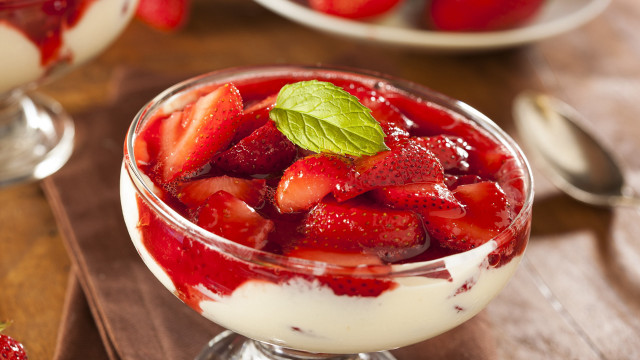 Strawberries cream bowl table spoons free wallpaper - medium preview image