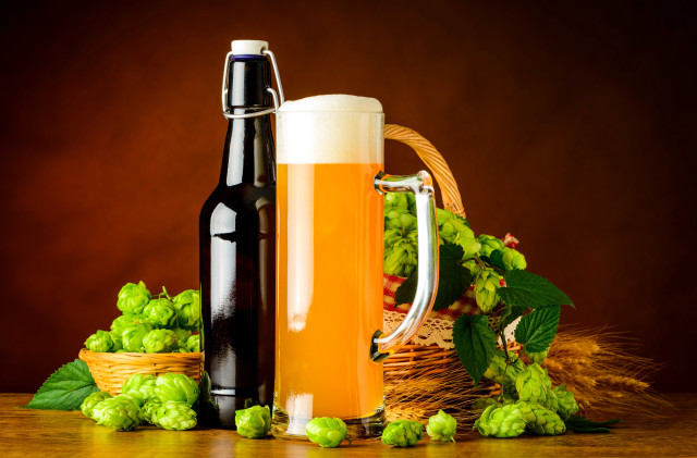 Beer bottle glass hops basket free wallpaper - medium preview image