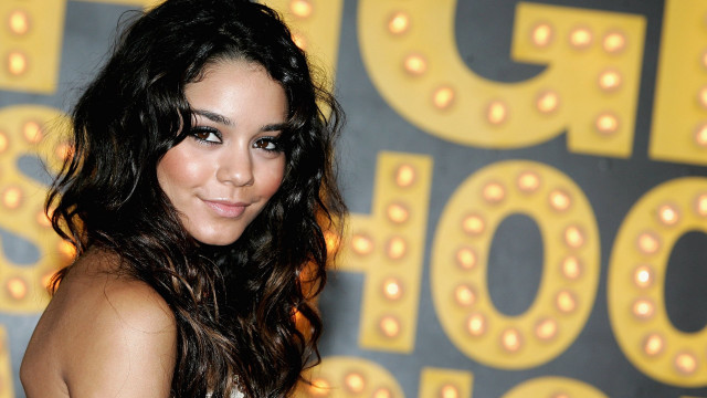 Araceli gilbert beautiful smile bokeh free wallpaper - medium preview image