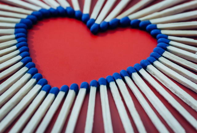 Heart matches red blue white free wallpaper - medium preview image