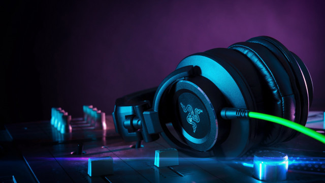 Headphones green cord desk purple free wallpaper - medium preview image