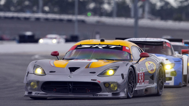 Racecar race track motion blur free wallpaper - medium preview image