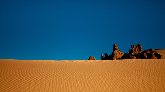 Desert rocks blue sky children free wallpaper for desktop - medium preview image