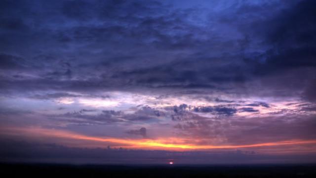 Sunset clouds sunrays horizon cityscape free wallpaper - medium preview image