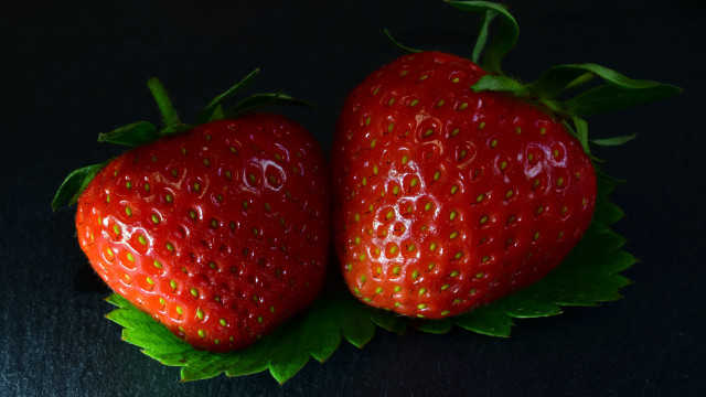 Strawberries berries cream food closeup free wallpaper - medium preview image