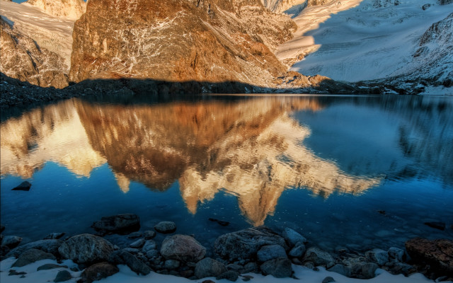 Mountain reflection snowy lake planet free wallpaper - medium preview image