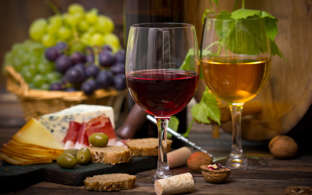 Wine glasses barrel cheese grapes free wallpaper - medium preview image