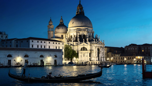 Boat dome building cityscape night free wallpaper - medium preview image