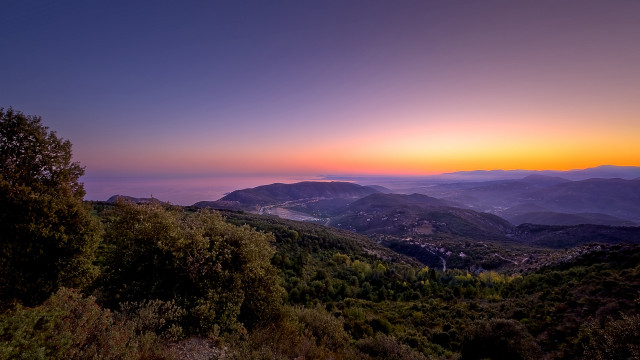 Sunset mountain range city lake free wallpaper - medium preview image