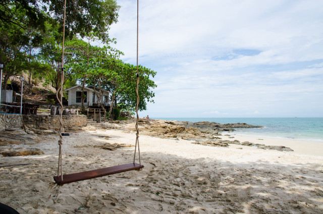 Beach swing house tree blue free wallpaper - medium preview image