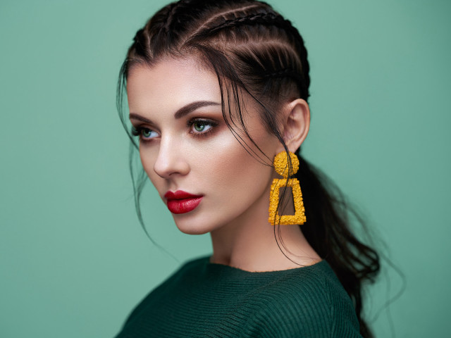 Woman ponytail green sweater yellow free wallpaper - medium preview image