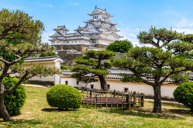 Building tower trees bench architecture free wallpaper - medium preview image