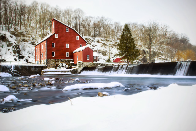 Red barn snowy hill river free wallpaper - medium preview image