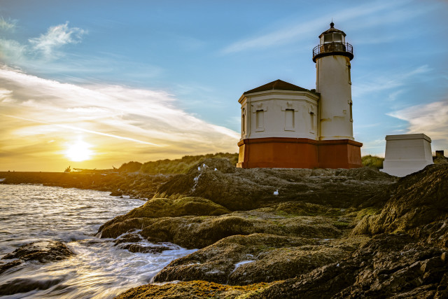 Lighthouse rocky shore sunset clouds #5 free wallpaper - medium preview image