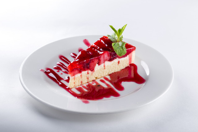 Pastel cake strawberry plate spoon free wallpaper - medium preview image