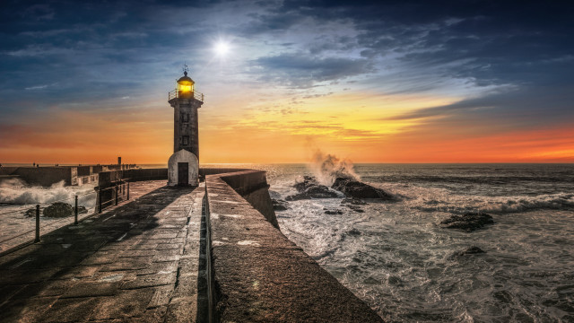 Lighthouse pier waves sunset radiant free wallpaper - medium preview image