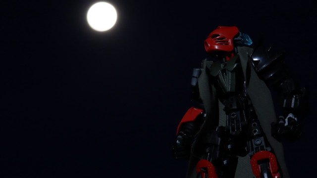 Robot moonlight night solo red free wallpaper - medium preview image