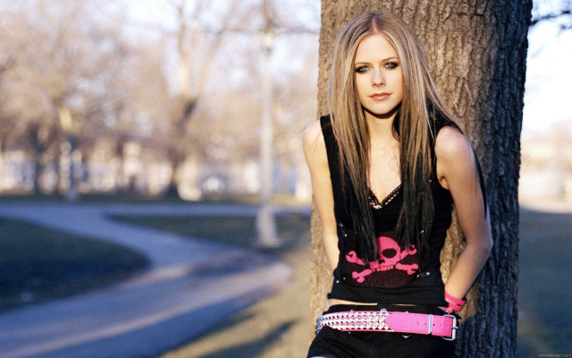 Gothic blonde woman pink belt free wallpaper - medium preview image