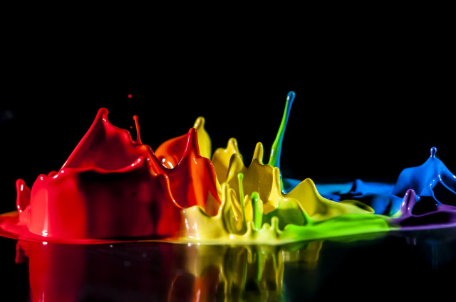 Colorful cups reflection crayon art free wallpaper - medium preview image
