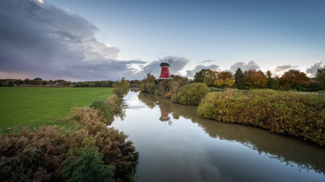 River countryside red lighthouse tilt free wallpaper - medium preview image